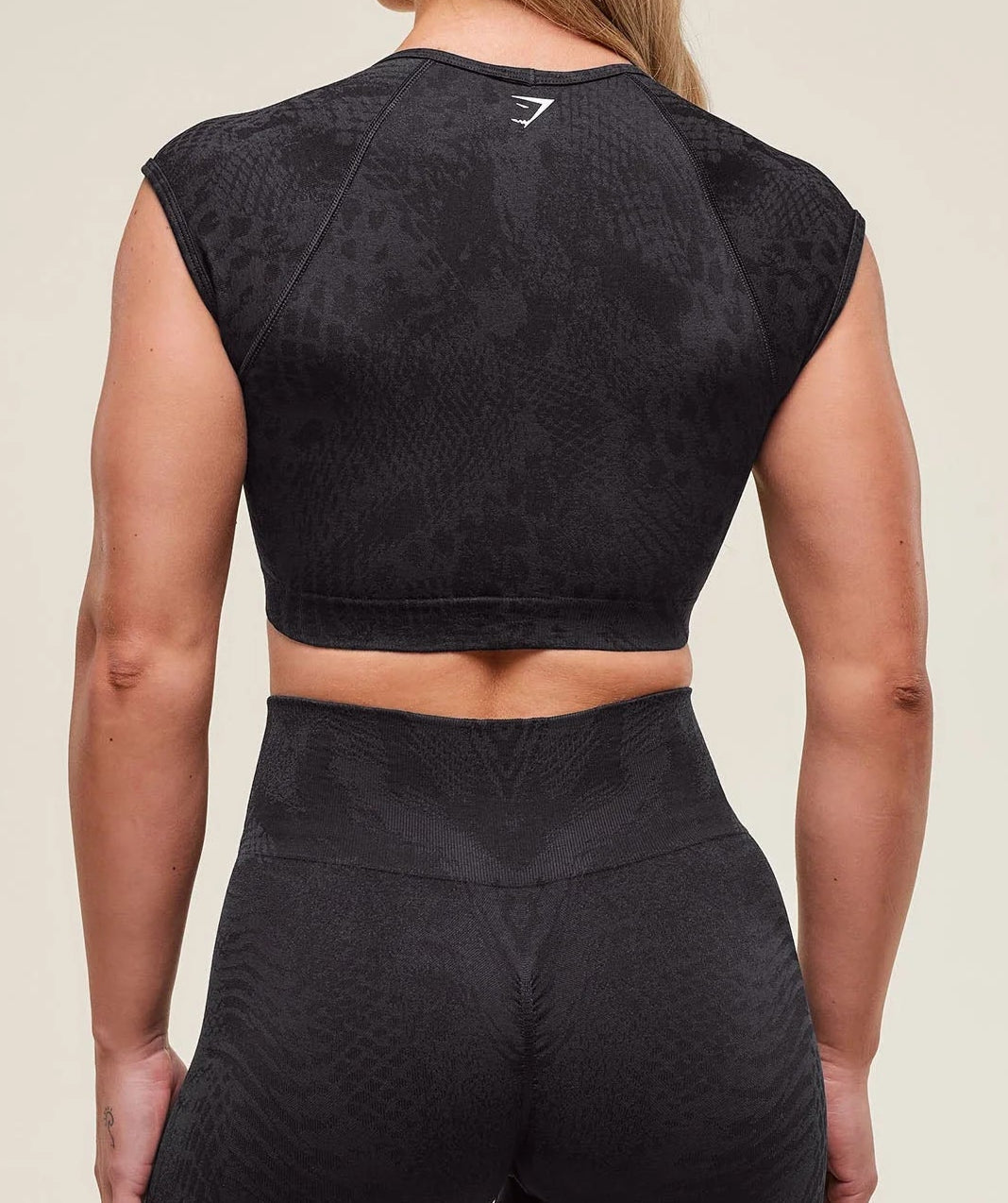 GYMSHARK Lebanon - Adapt X Whitney Animal Seamless Crop Top Black/Asphalt Grey - Back