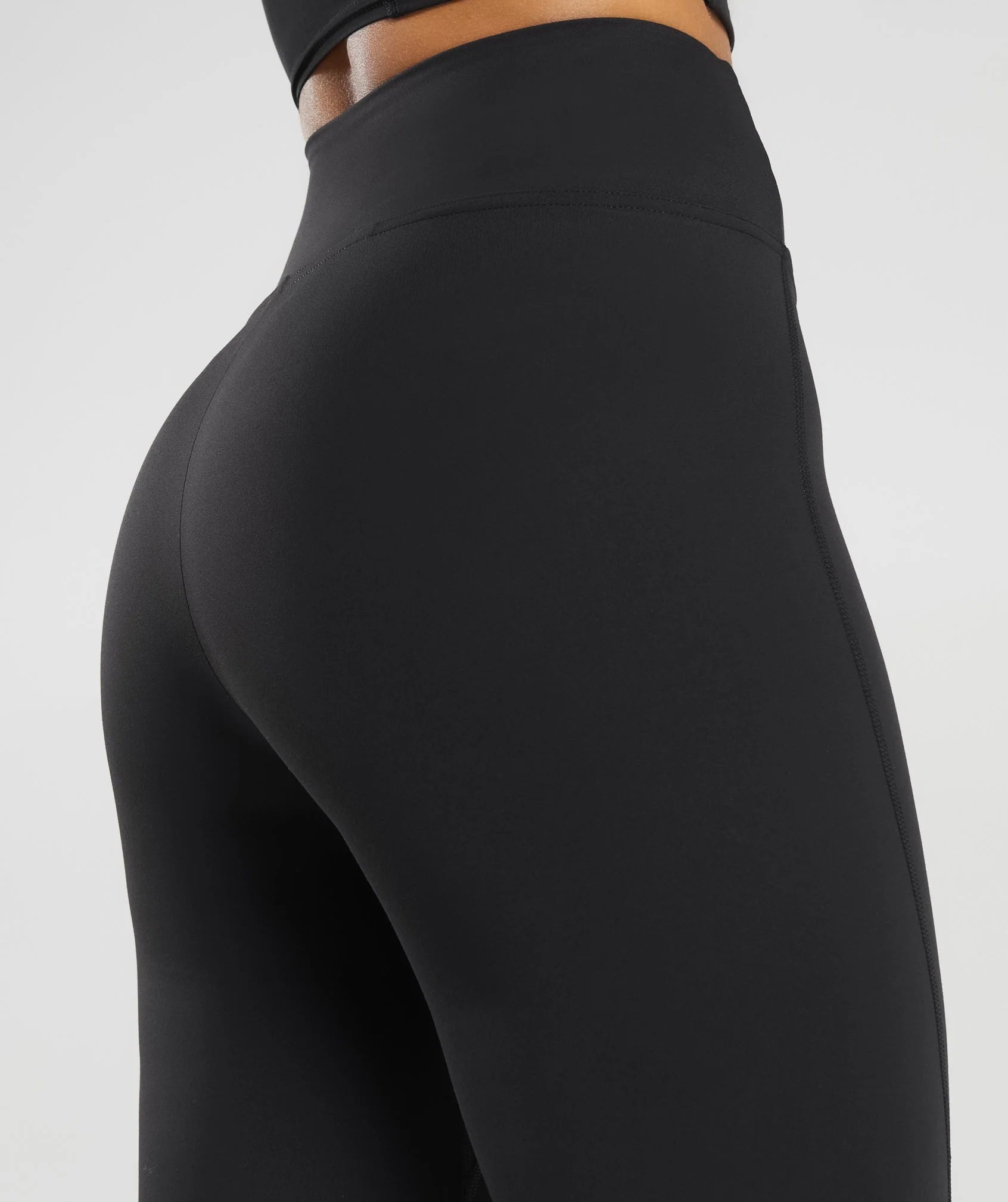 GYMSHARK Lebanon - Crossover Regular Flared Leggings Black - Back Close up