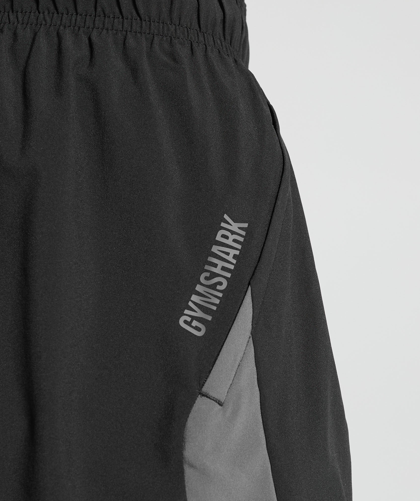 GYMSHARK Lebanon - Sport 5" Shorts Black - Side Close up V2