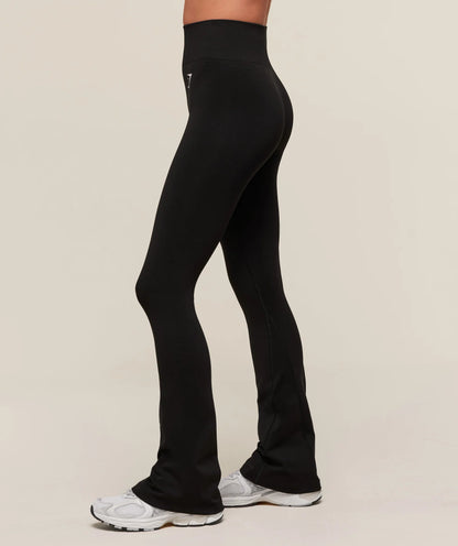 GYMSHARK Lebanon - Vital Sculpt Seamless Flared Legging Black - Side